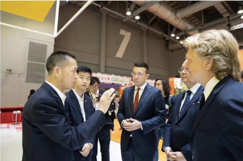 洪九果品(pin)閃耀亮相2023亞洲國(guo)際(ji)果蔬展(zhan)，攜手引領(ling)水果行業未來